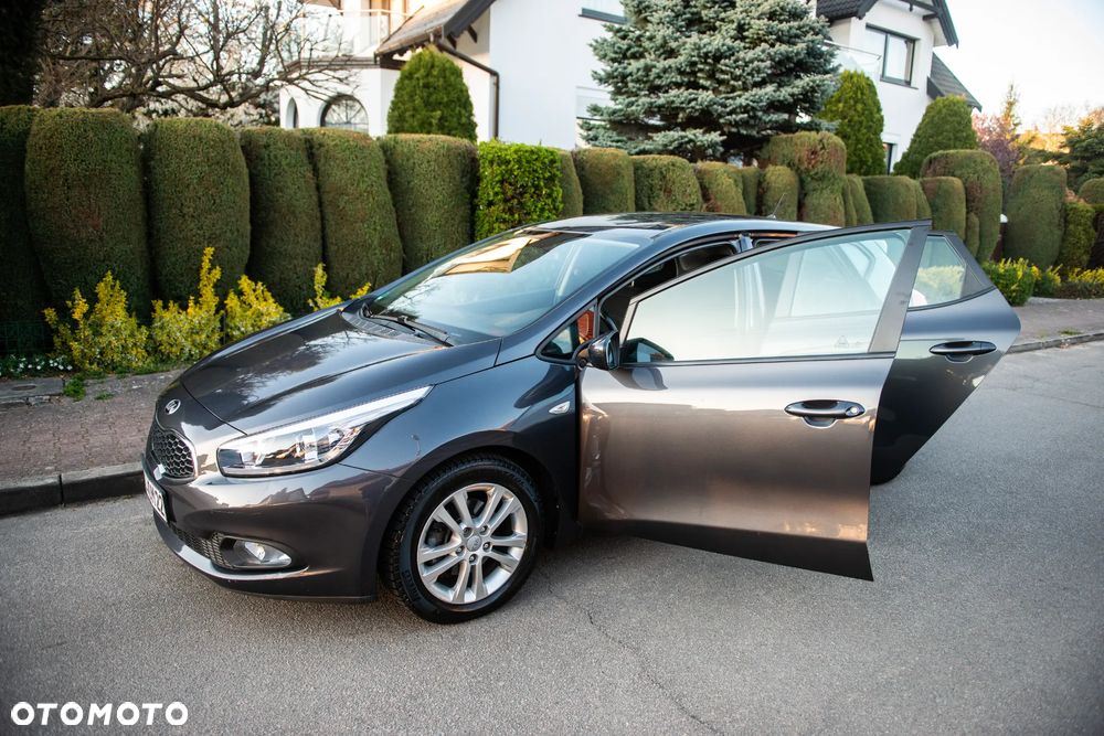 Kia Ceed - 8
