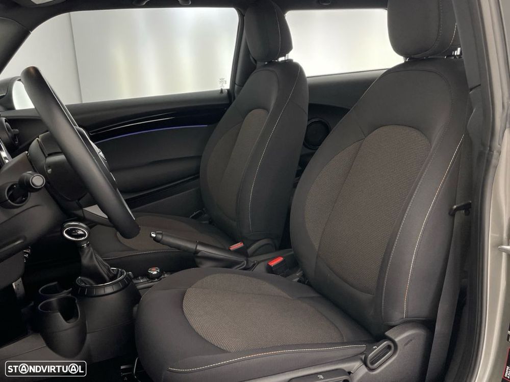 MINI 3 Portas Cooper Auto - 18
