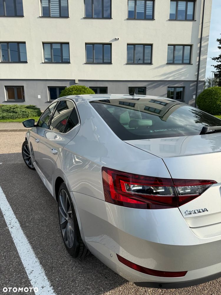 Skoda Superb 2.0 TDI 4x4 L&K DSG - 5