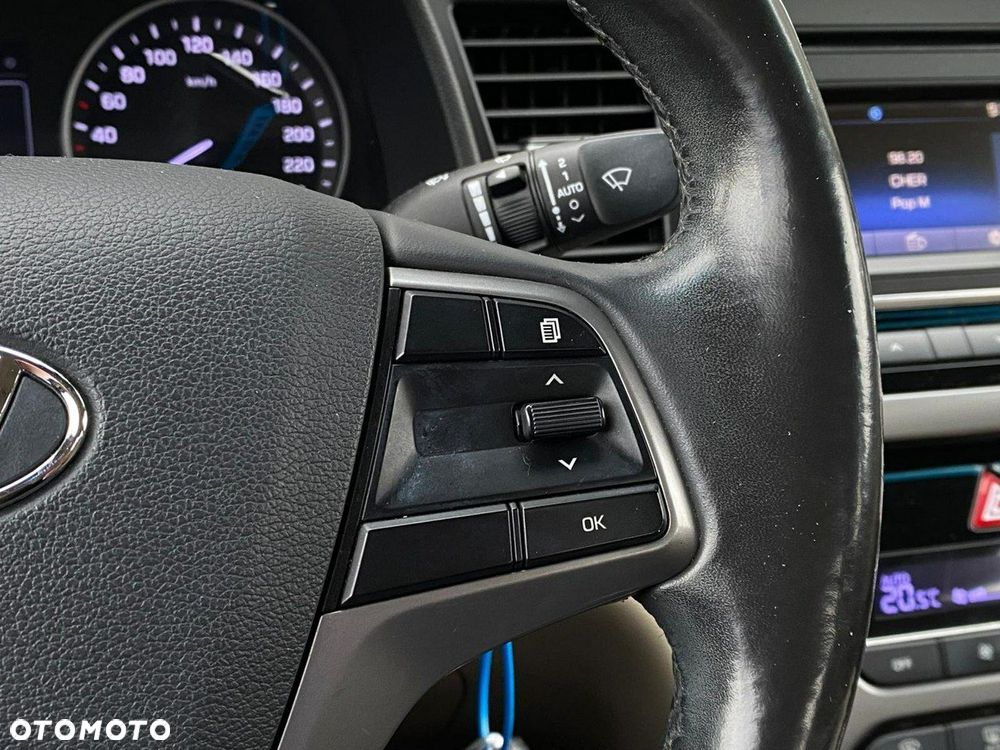 Hyundai Elantra - 19