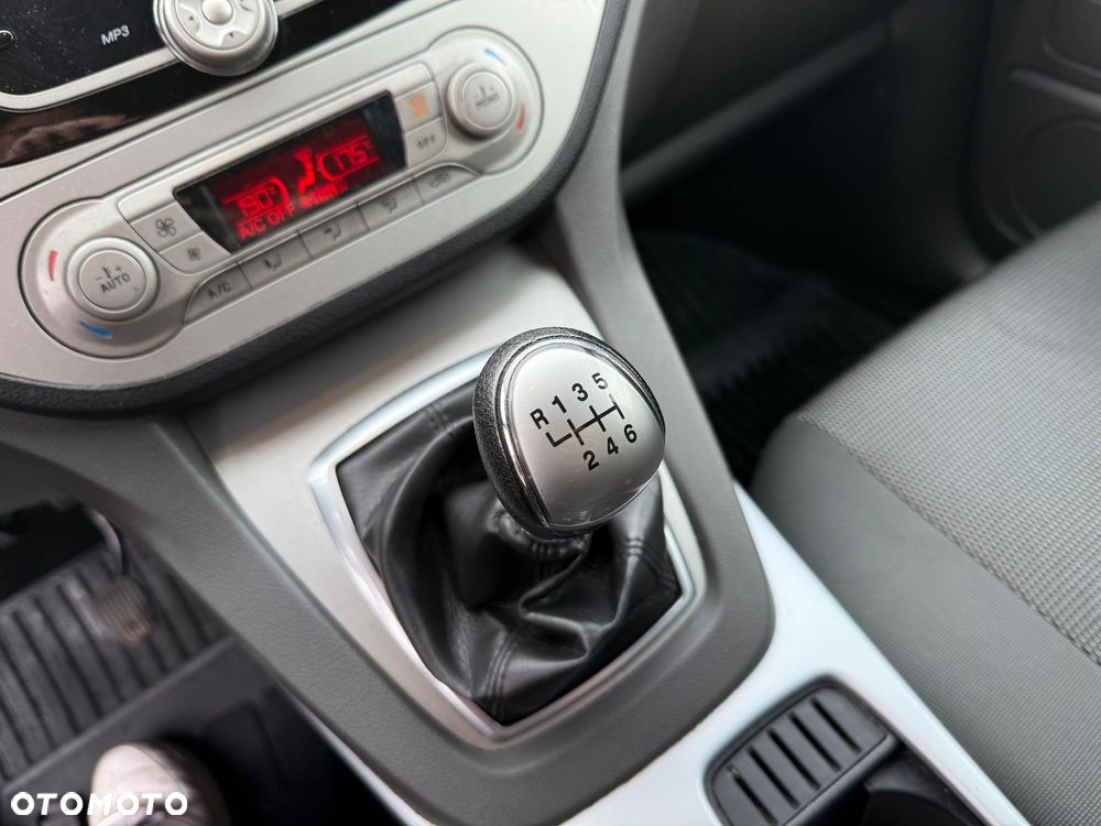 Ford Kuga 2.0 TDCi 2x4 Trend - 17