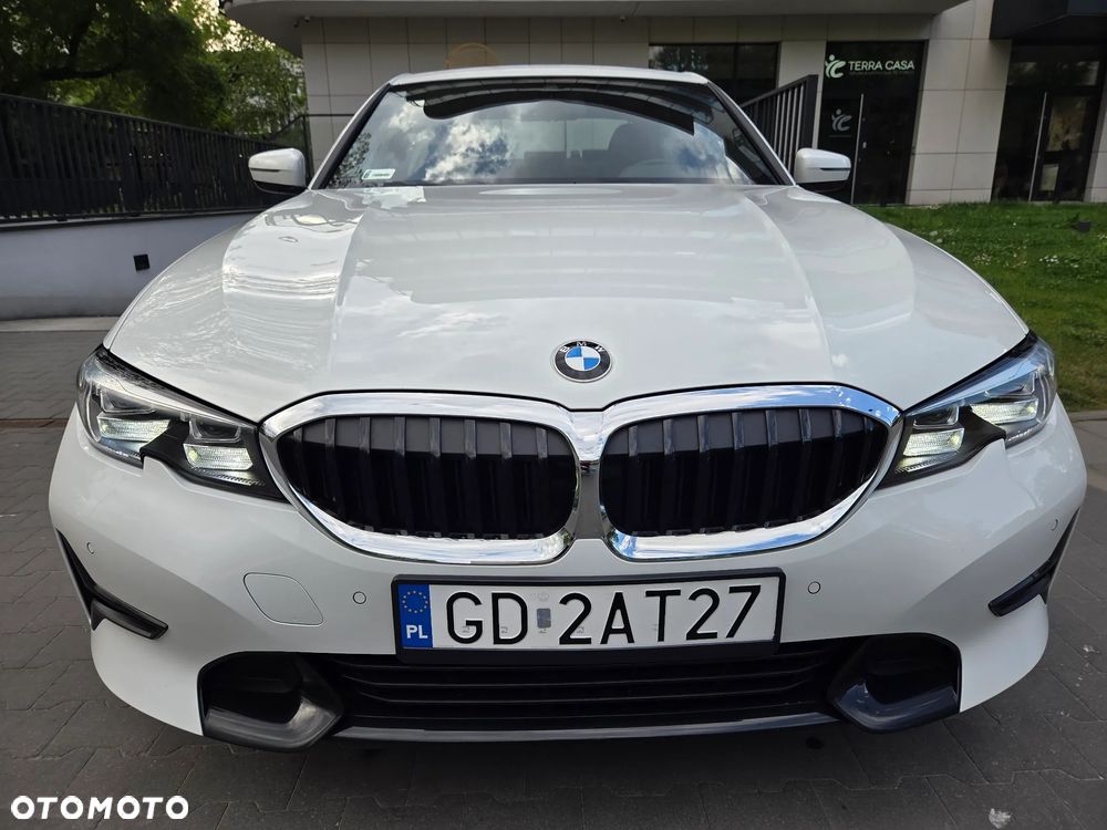 BMW Seria 3 320i xDrive - 22