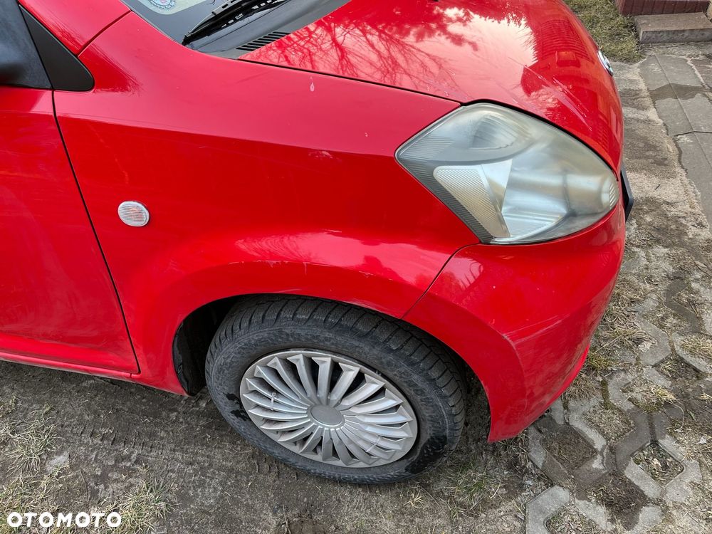 Daihatsu Sirion - 4