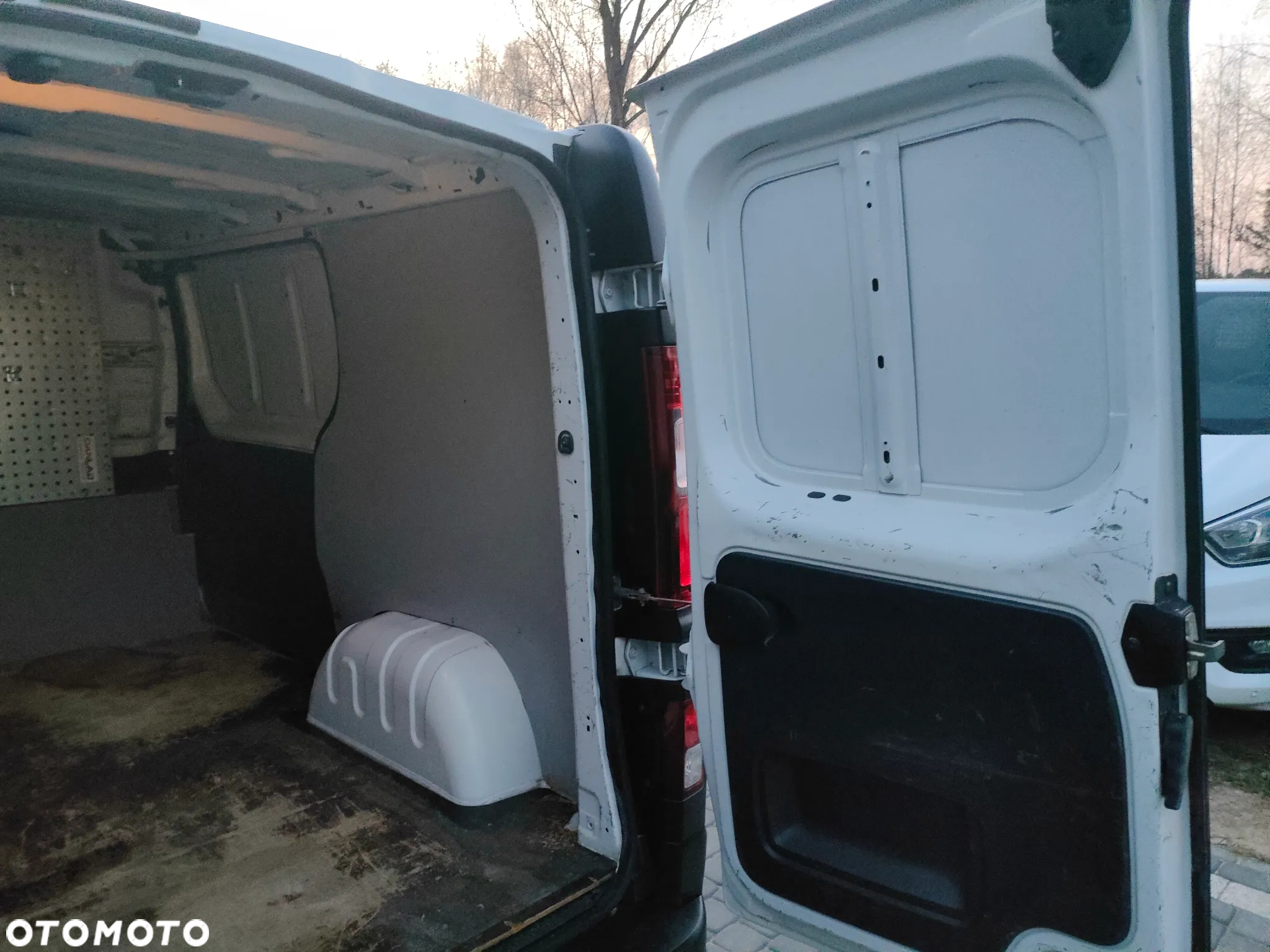 Renault TRAFIC 2017r 1,6 DCI 120 KM L1H1 EURO6 KLIMA - 25