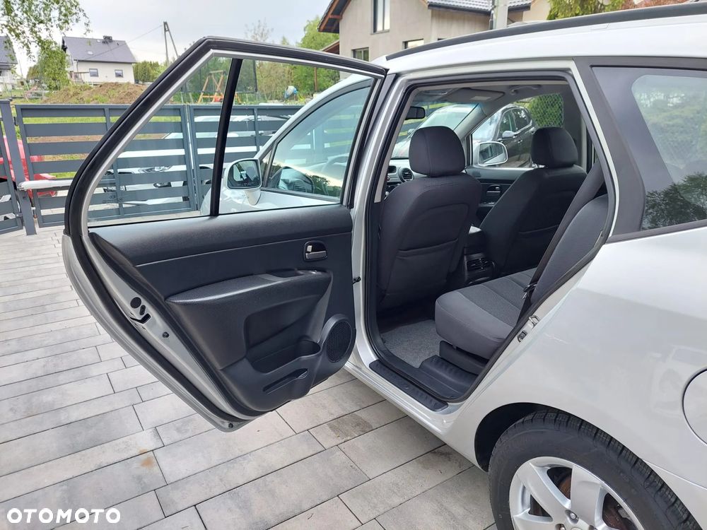 Kia Carens 2.0 CVVT EX - 22