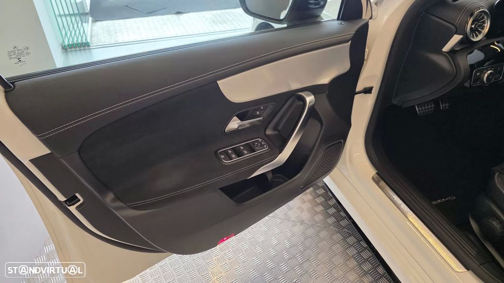 Mercedes-Benz A 180 d AMG Line Aut. - 42