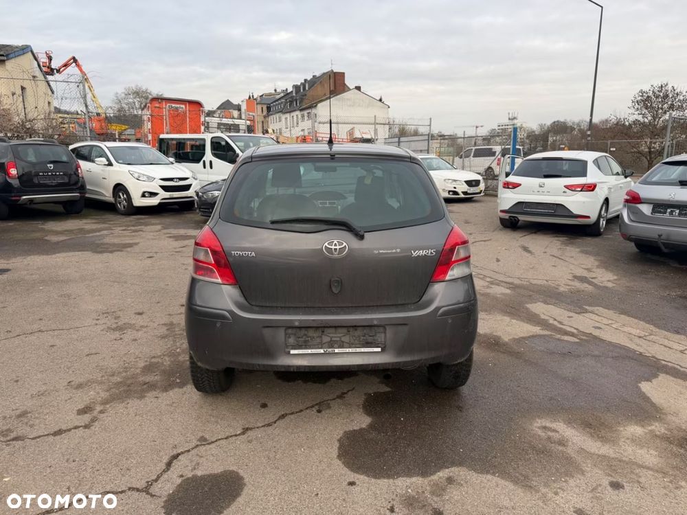 Toyota Yaris 1.33 VVT-i Comfort - 4