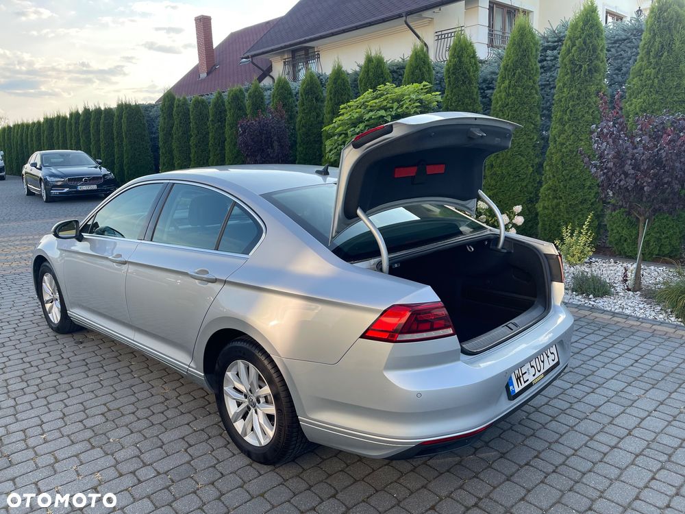 Volkswagen Passat - 13