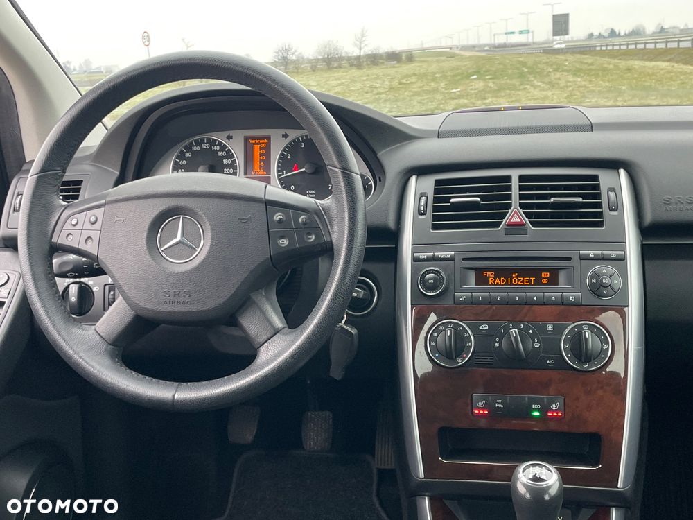 Mercedes-Benz Klasa B 180 BlueEFFICIENCY SPORT EDITION - 24