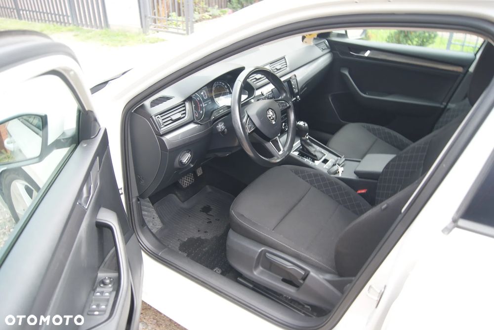 Skoda Superb 1.5 TSI ACT Style DSG - 8