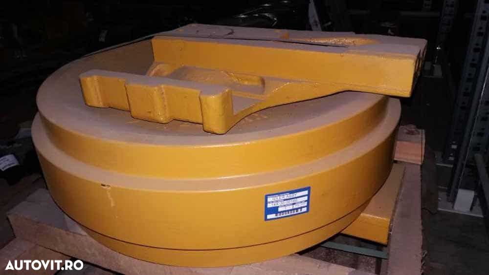Idler Komatsu D85 pentru Buldozer - Componenta senila - 1