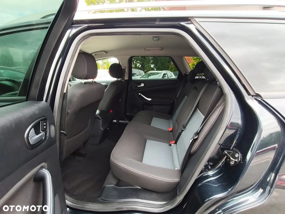 Ford Mondeo 2.0 TDCi Titanium - 28