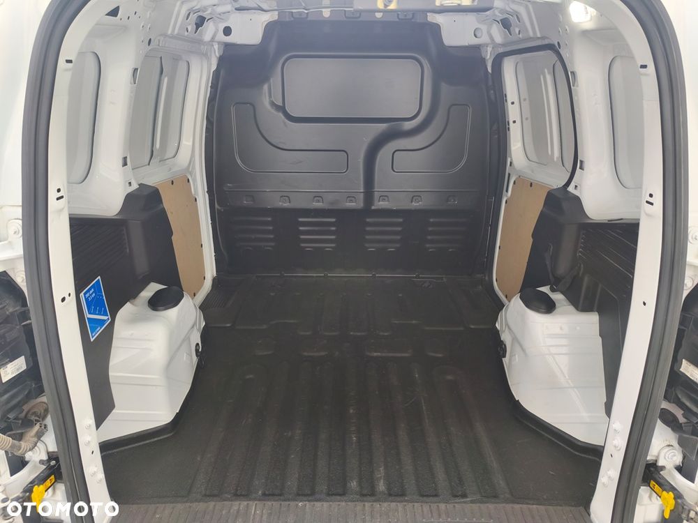 Ford Transit Courier - 18