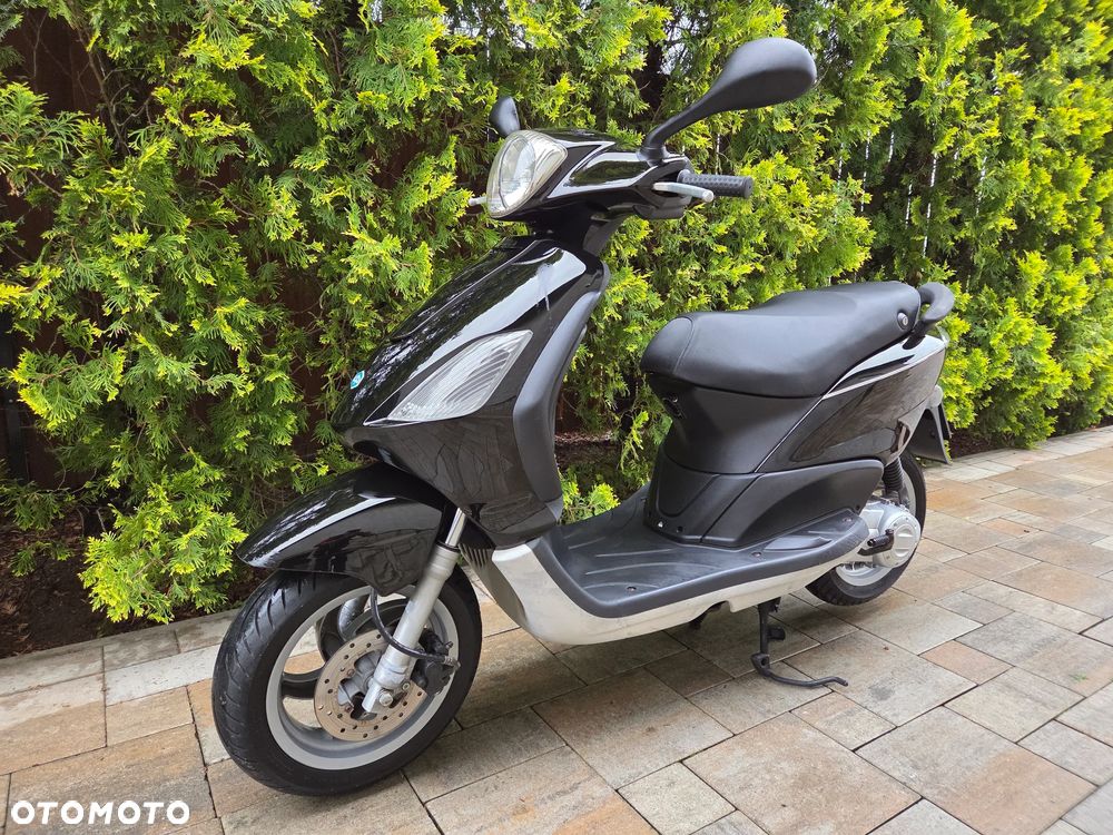 Piaggio FLY - 4