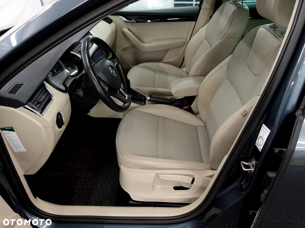 Skoda Octavia 2.0 TDI Elegance DSG - 9