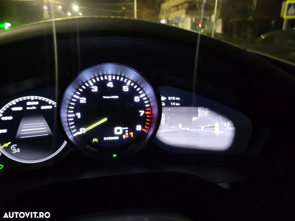 Porsche Cayenne - 24