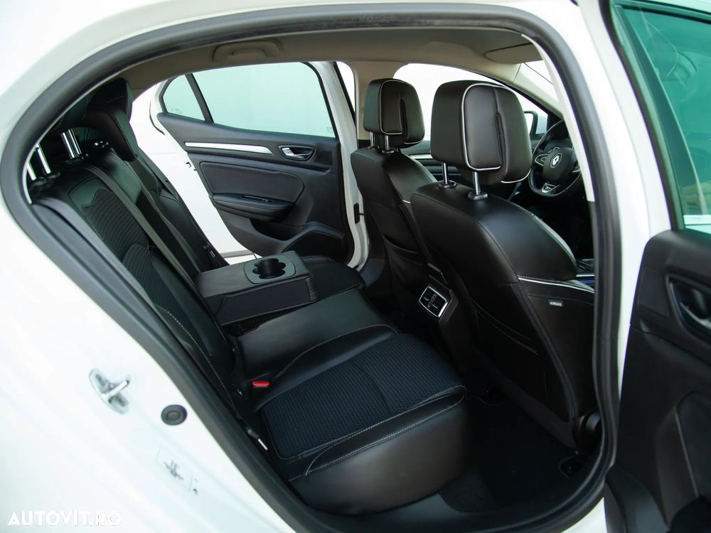 Renault Megane ENERGY dCi 110 EDC BOSE EDITION - 15