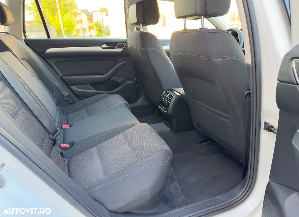 Volkswagen Passat 1.6 TDI (BlueMotion Technology) DSG Comfortline - 11