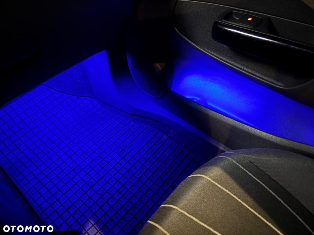 Opel Corsa 1.2 16V Cosmo - 19