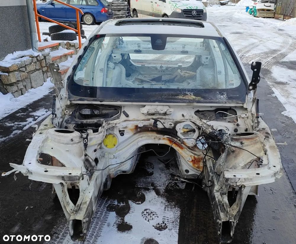 Bmw 328i F30  Ćwiartka podłużnica próg słupek dach A300 - 2