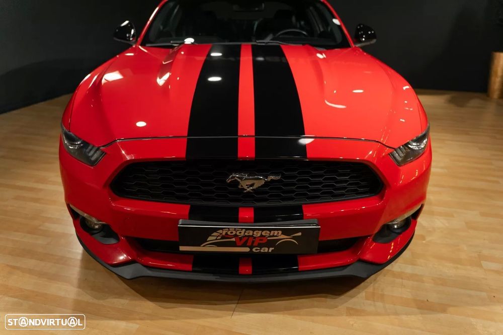 Ford Mustang 2.3 Eco Boost Aut. — fotografia 2
