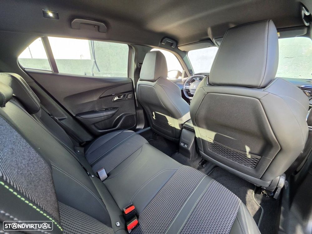 Peugeot 2008 1.2 PureTech GT Line EAT8 - 8