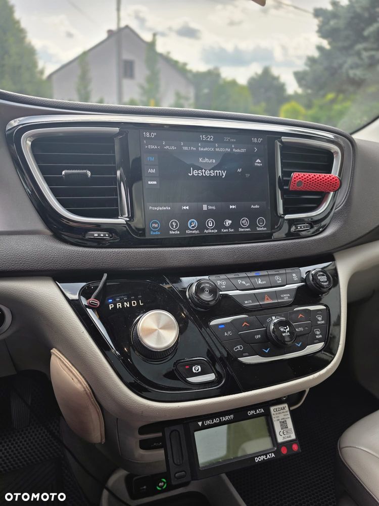 Chrysler Pacifica - 5