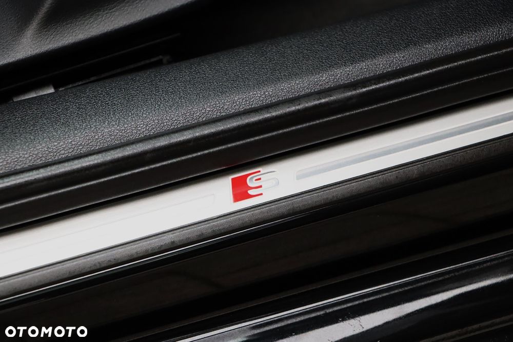 Audi A4 Avant 40 TDI quattro S tronic S line - 25