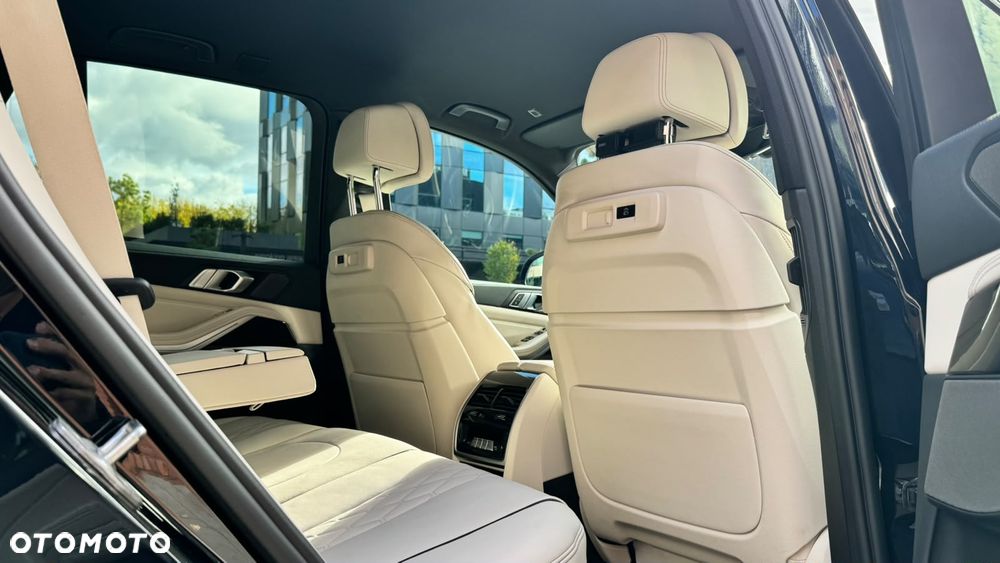 BMW X5 M M50i - 21