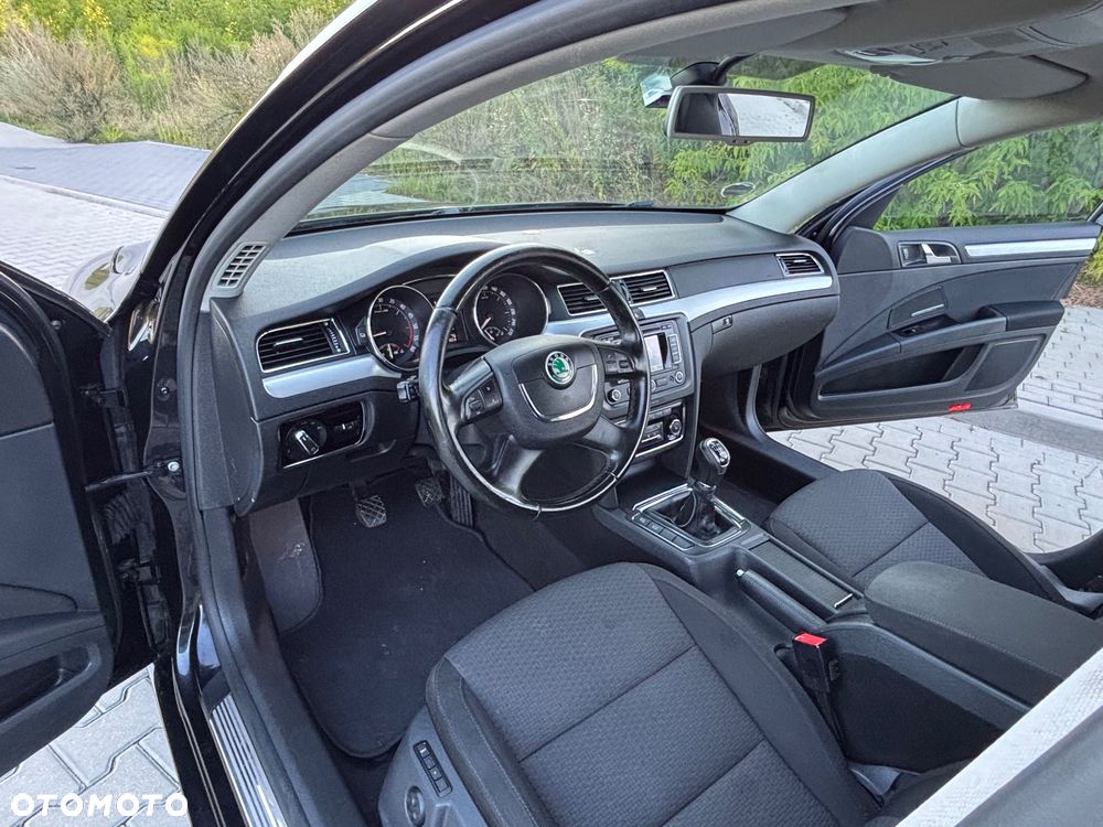 Skoda Superb 2.0 TDI Active - 33