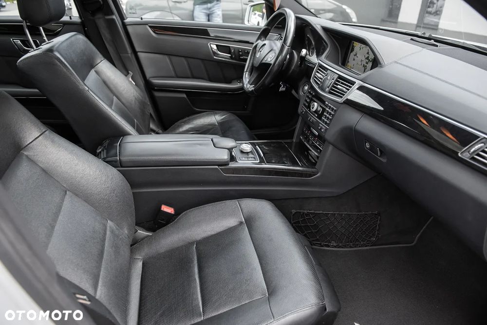 Mercedes-Benz Klasa E 350 CDI DPF BlueEFFICIENCY 7G-TRONIC Avantgarde - 34