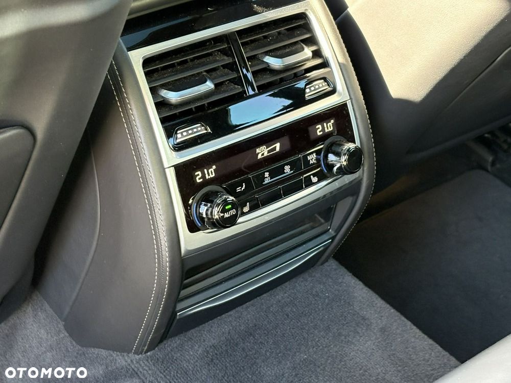 BMW Seria 7 - 27