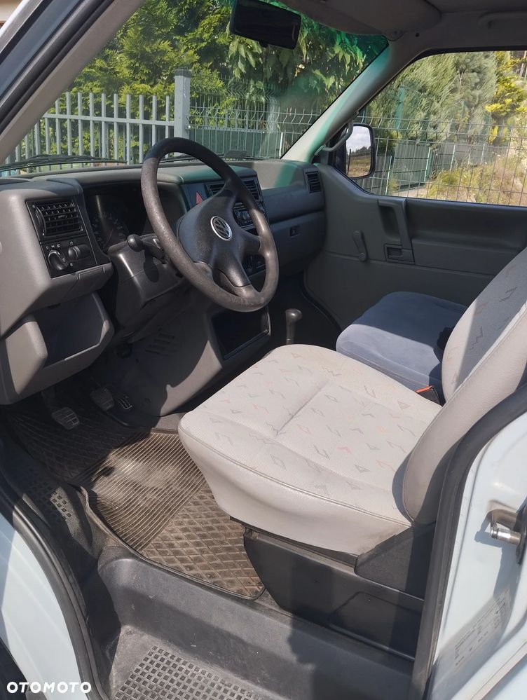 Volkswagen Transporter - 4