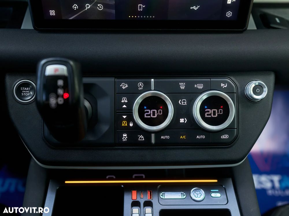 Land Rover Defender 110 2.0L D240 S - 25