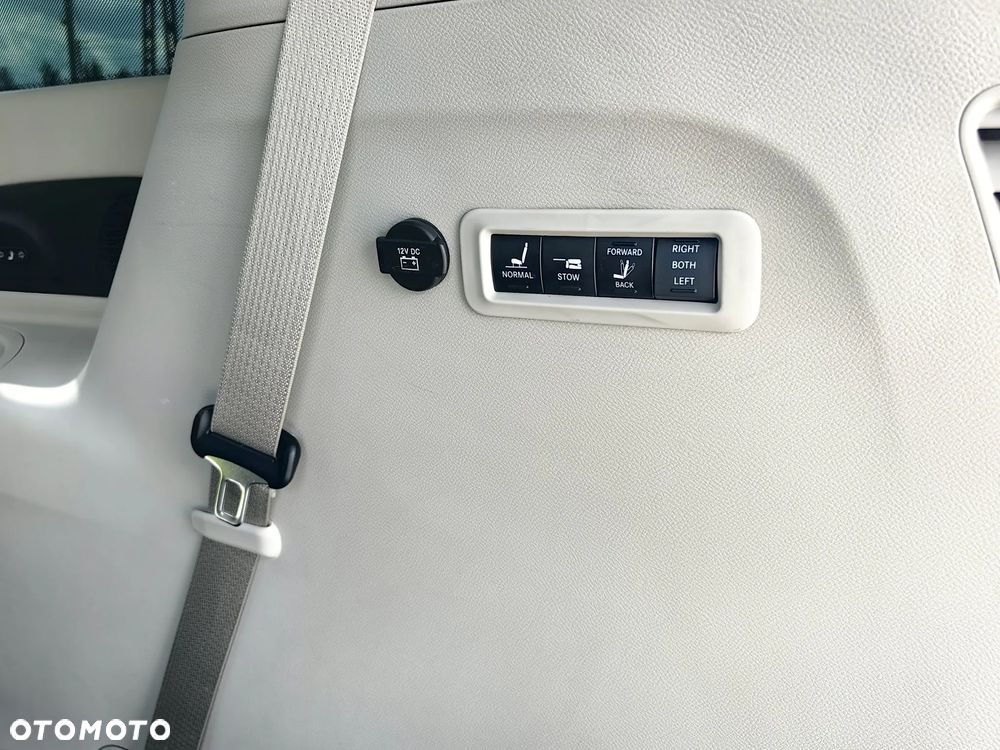 Chrysler Pacifica - 23