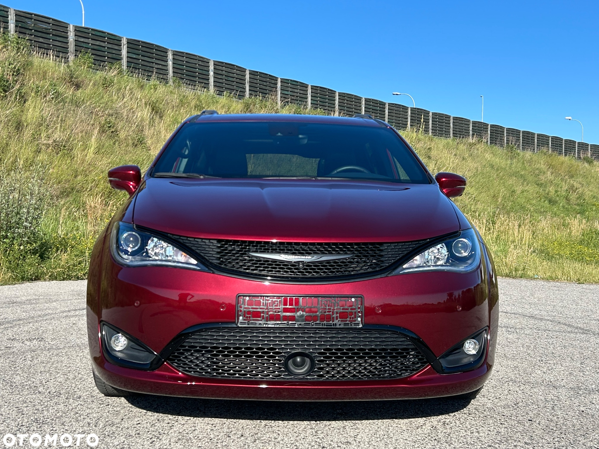 Chrysler Pacifica - 13