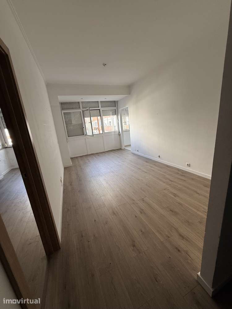 Apartamento t1 Damaia