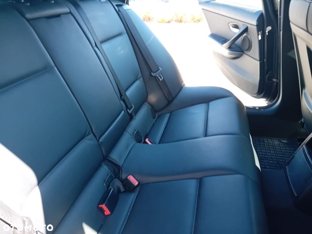 BMW Seria 3 318d - 11