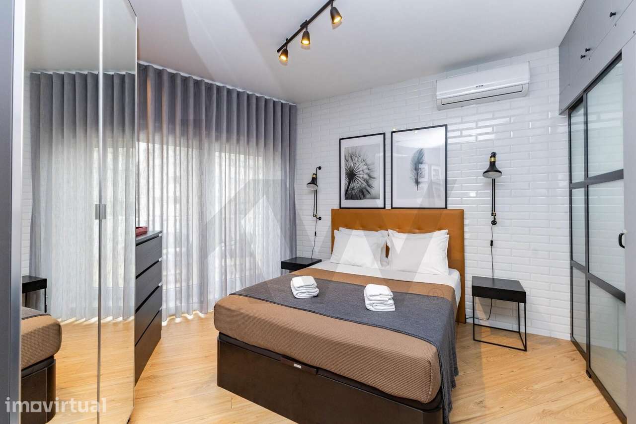 Estúdio Penthouse renovado com terraço privativo, junto à Boavista e à - Grande imagem: 4/26