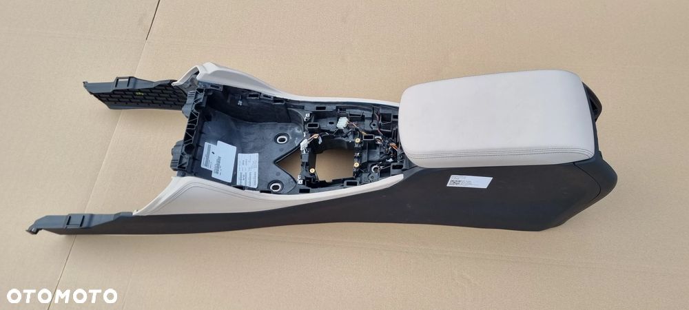 BMW X4 G02 2018- Podłokietnik Oryginał Europa - 1