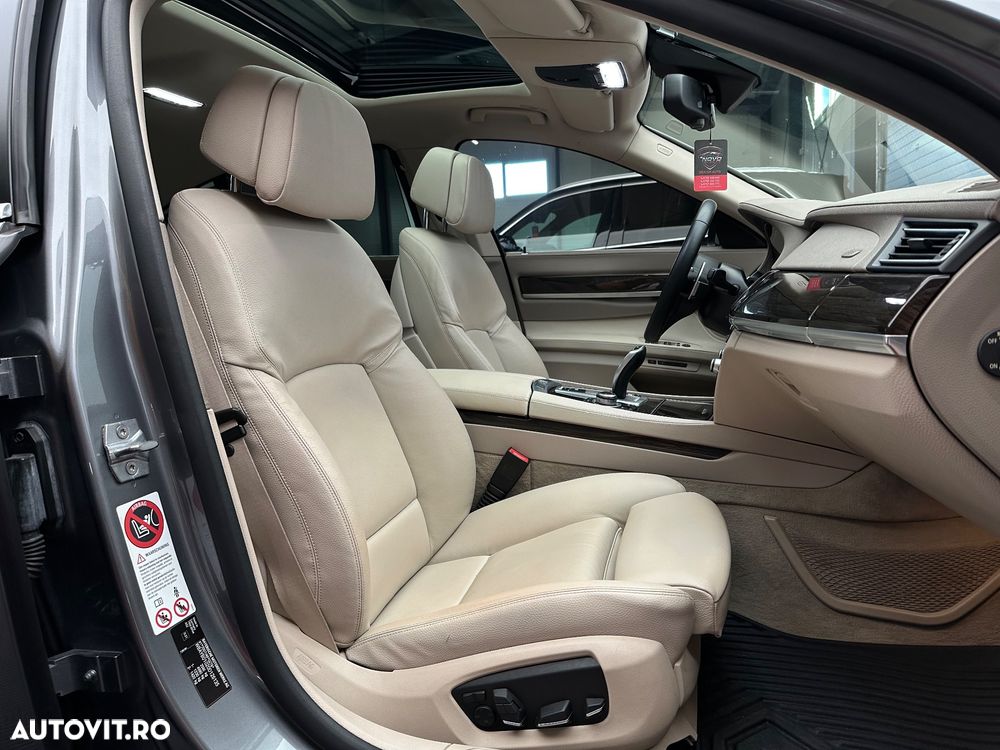 BMW Seria 7 740d xDrive - 25