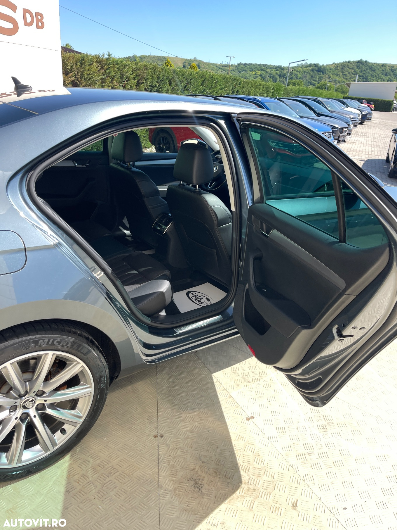 Skoda Superb 2.0 TDI DSG Style - 19