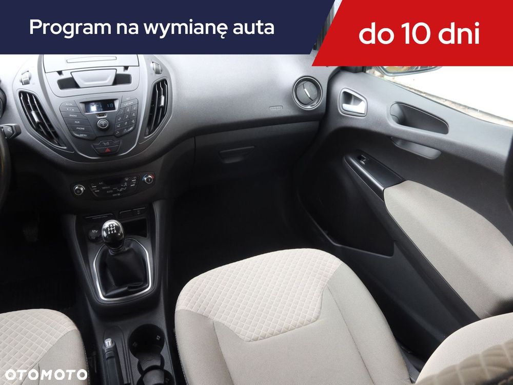 Ford Tourneo Courier - 10
