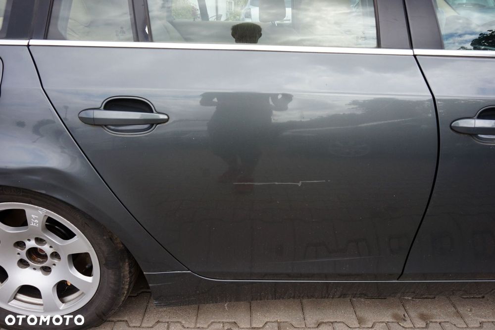 DRZWI TYLNE PRAWE 5 E61 KOMBI A36  SZARY TITANGRAU BMW 2003-2007 - 2
