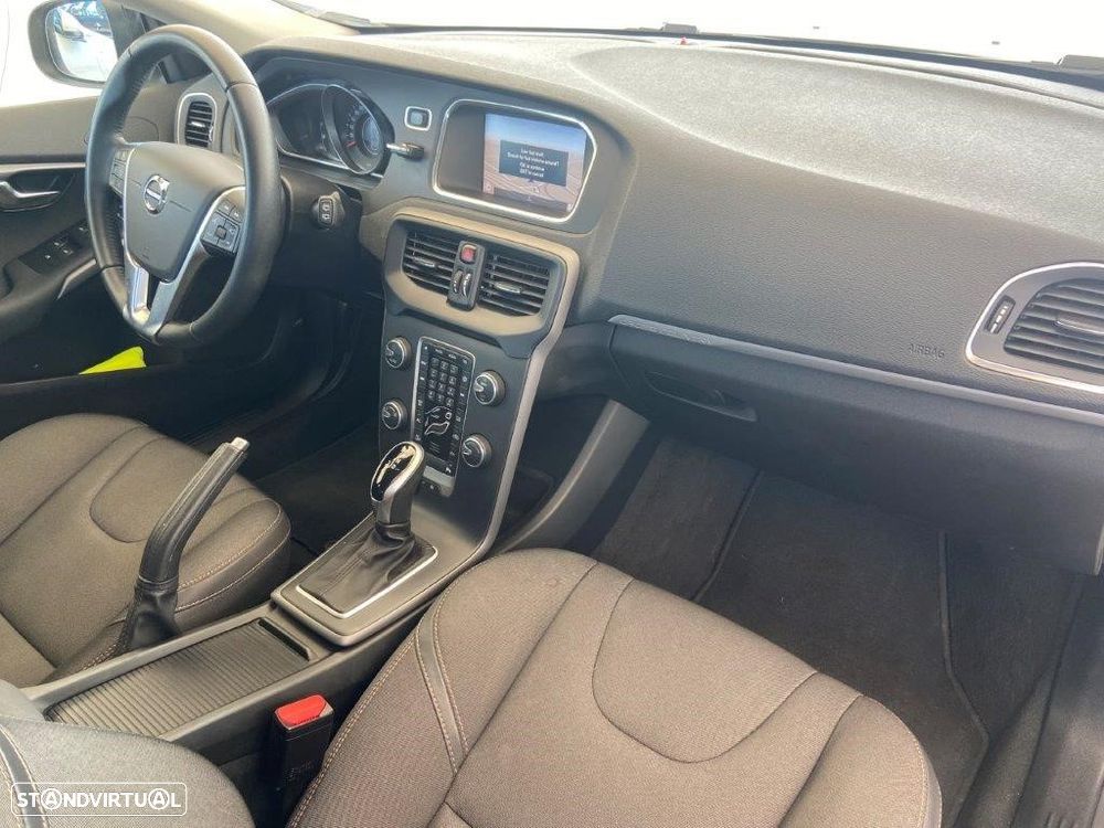 Volvo V40 Cross Country 1.5 T3 Plus Geartronic - 6