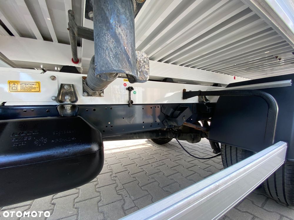 Iveco DAILY 35C16 3,0 HPI WYWROTKA 3 STRONNA NA BLIŹNIAKU - 28