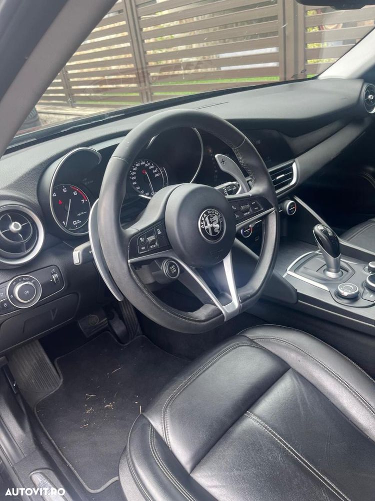 Alfa Romeo Giulia 2.0 Turbo RWD AT8 - 4