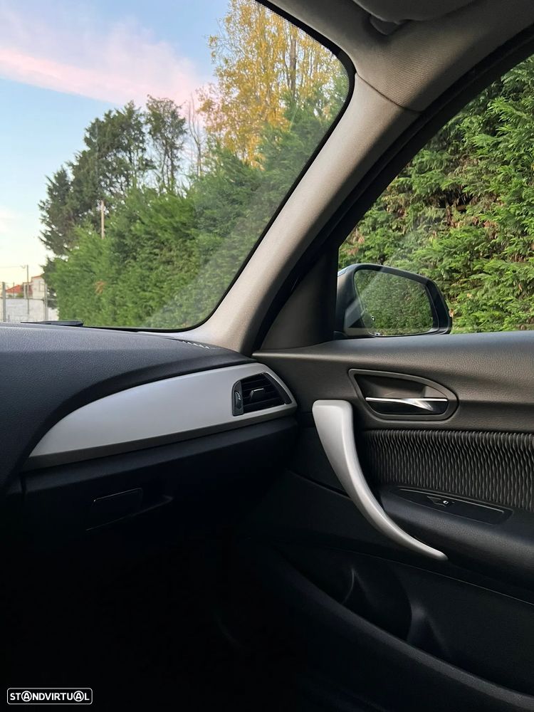 BMW 120 i Aut. Advantage - 12