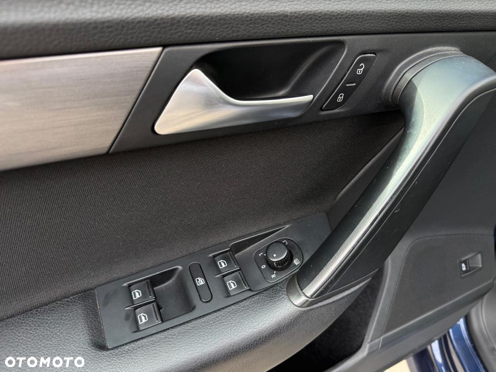 Volkswagen Passat 2.0 TDI SCR DSG Comfortline - 27