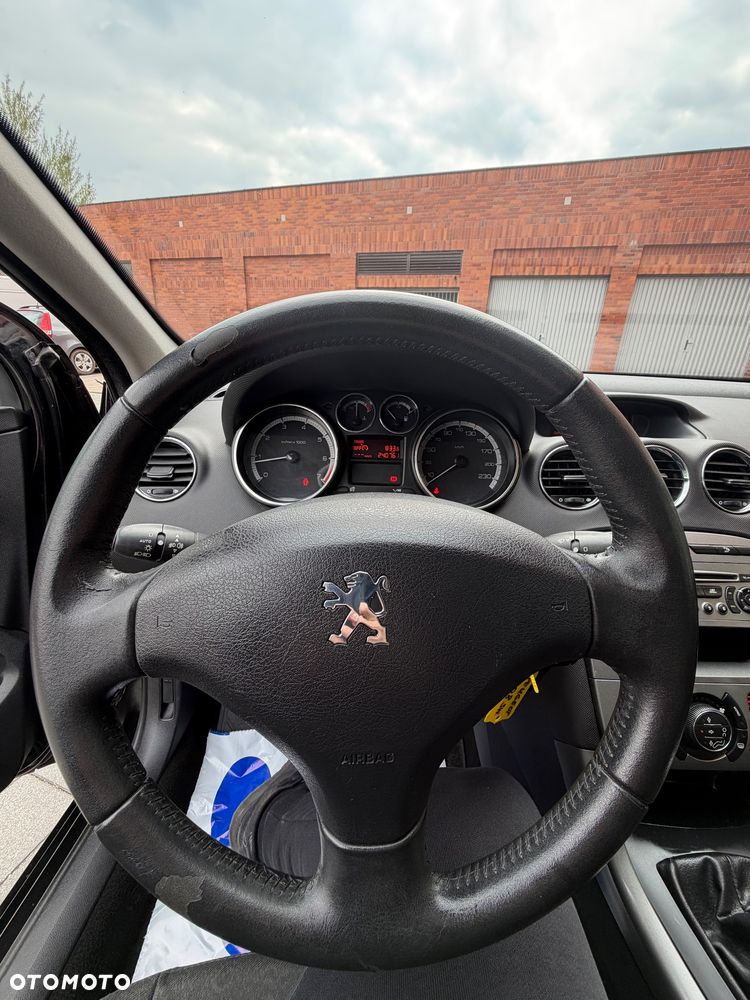 Peugeot 308 1.6 Trendy Navtech - 30